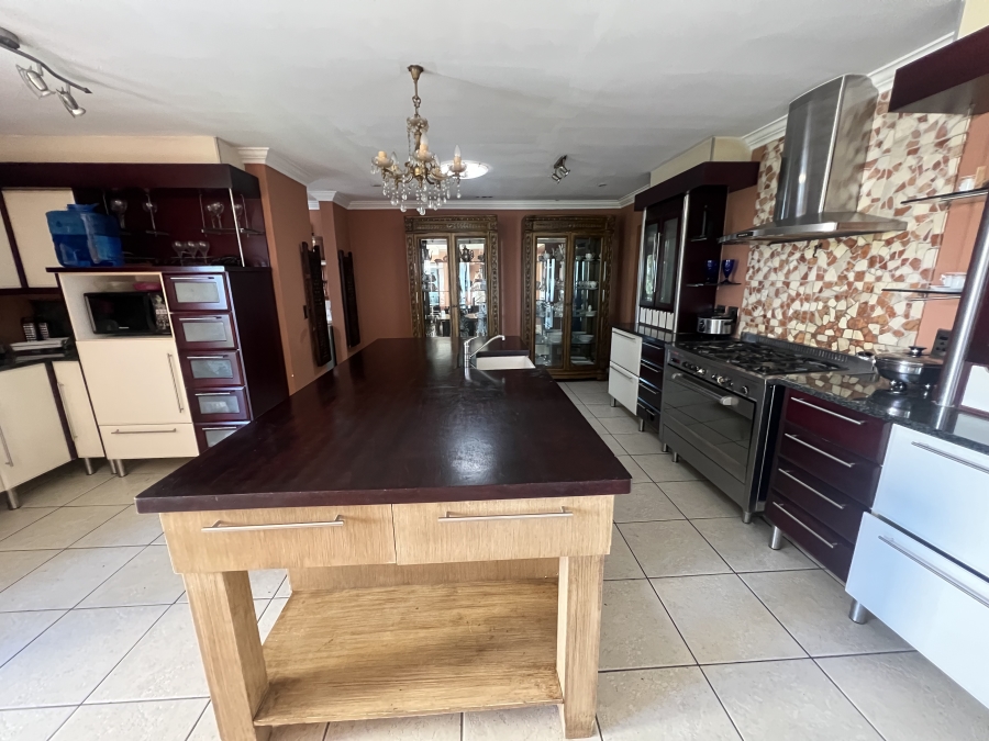 5 Bedroom Property for Sale in Vincent Heights Eastern Cape